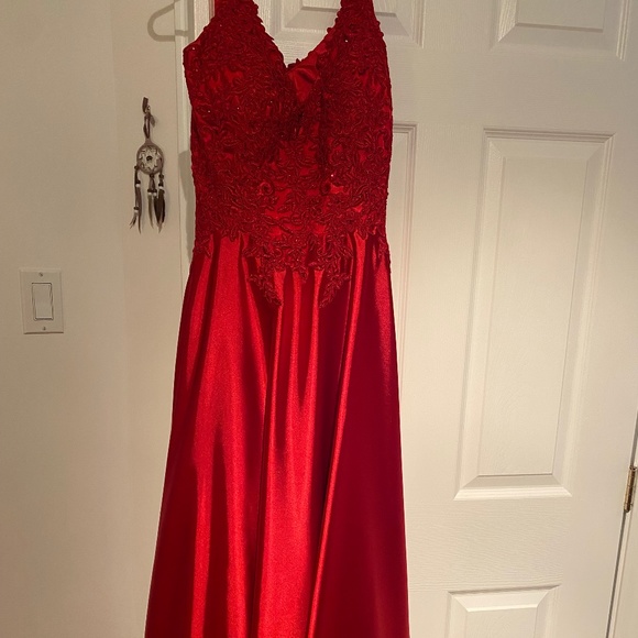 Prom dress - Picture 1 of 4